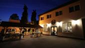 Patio przy hotelu